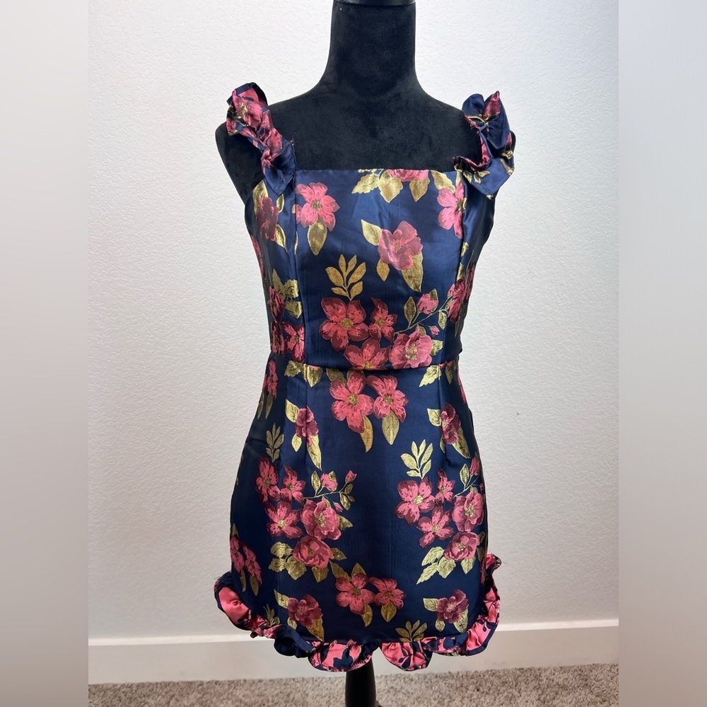NWT: Lulu's Pop The Bottle Metallic Floral Jacquard Cocktail Mini Dress Size M - Picture 1 of 10